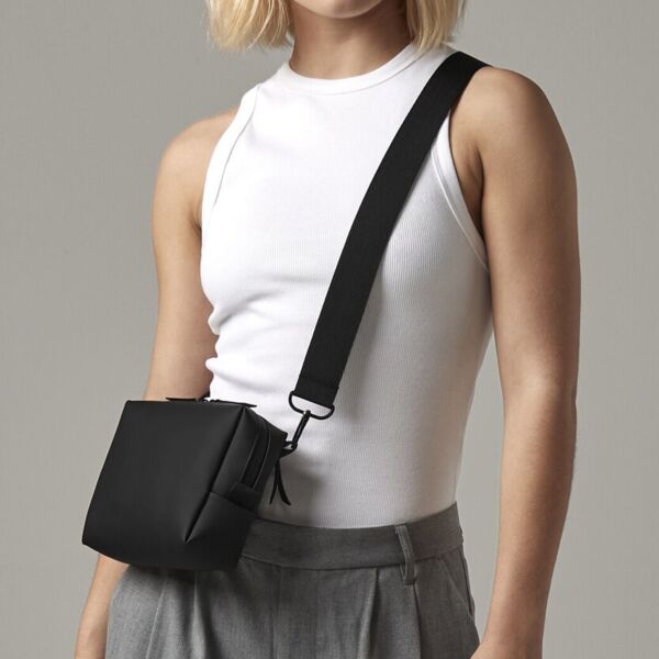 Matte PU cross-body bag Thumbnail